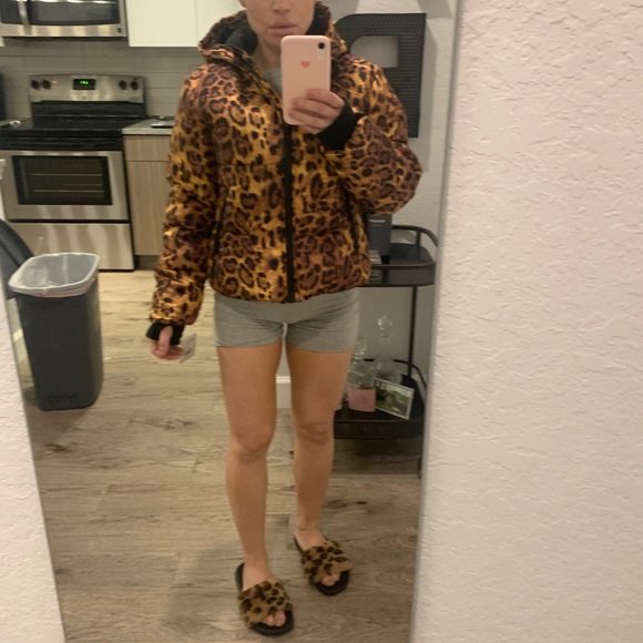 Leopard puffer - Picture 11 of 15